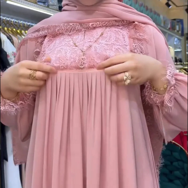 عباية فاخرة بدانتيل راقي وجيب أمامي عملي